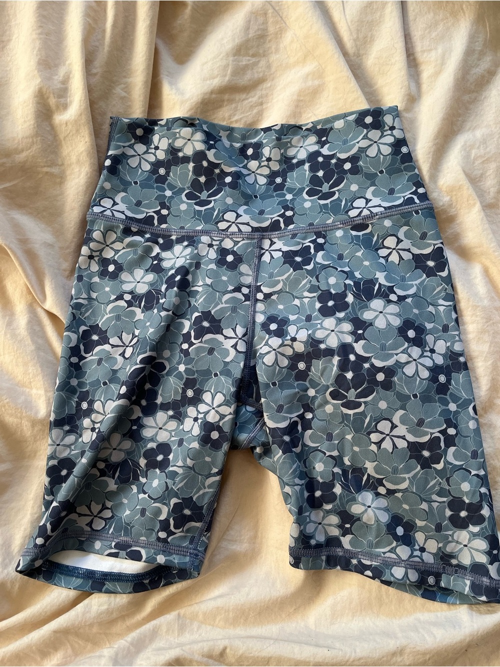 Nube High-Waist Floral Bike Shorts - Small